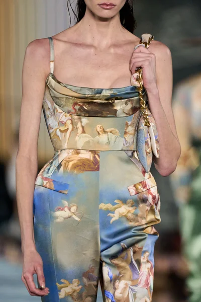 Look 54